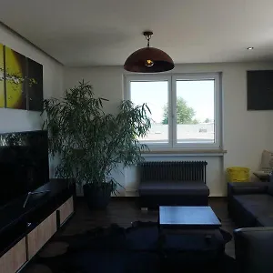 Apartments- Stilvolles 95 Qm Mit Balkon Und Parkplatz Appartamento